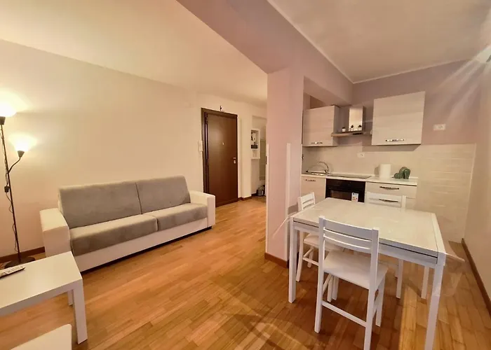 Tiburtina Apartment *